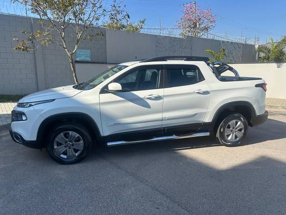 FIAT TORO 1.8 16V EVO FLEX FREEDOM AT6 FIAT TORO 1.8 16V EVO FLEX FREEDOM AT6